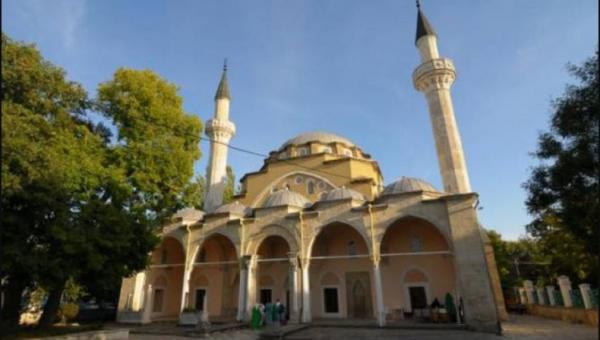 Beberapa masjid terbesar dan bersejarah di Ukraina salah satunya Masjid Buyuk Juma Jumi. (Foto: Sindonews)