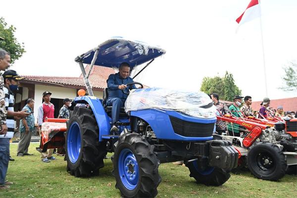 Modus Oknum Pegawai Kementan Tarik Pungli Alsintan dari Petani, Ngaku Jadi Dirjen