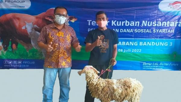 FIFGROUP Bagikan 3 Sapi dan 363 Kambing Kurban di 235 Titik se-Indonesia