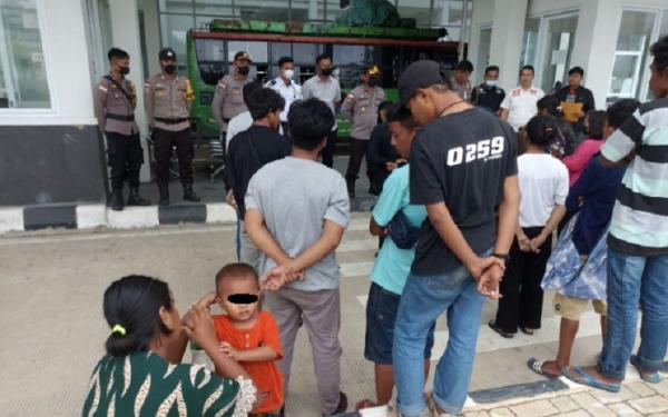 28 PMI Ilegal Hendak ke Malaysia Diserahkan ke BP2MI Pontianak, Ada Anak-Anak