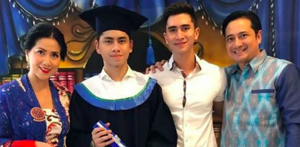 Artis Rukun Bercerai di Hari Tua. (Foto: Instagram)