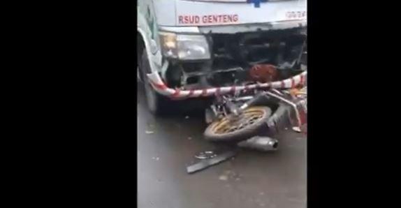Ambulans Bawa Jenazah Tabrak Pemotor di Banyuwangi, 1 Orang Tewas
