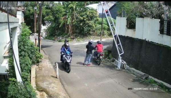 rekaman CCTV pelaku penembakan Empat pelaku penembakan istri anggota TNI di Semarang mengintai korban. (tangkapan layar CCTV).