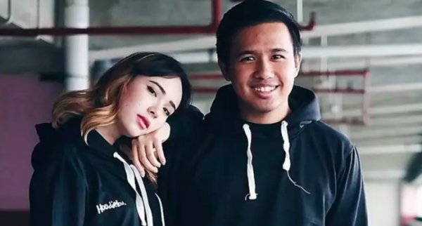 Artis yang memutuskan sahabatan dengan mantan. (Foto: Instagram)