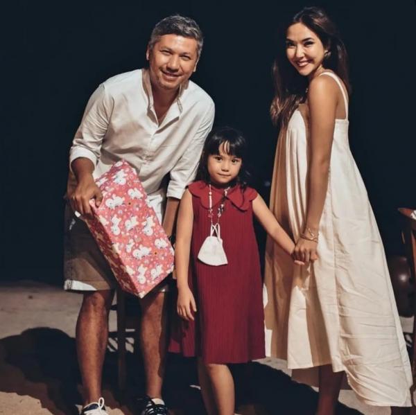 Artis yang memutuskan sahabatan dengan mantan. (Foto: Instagram)