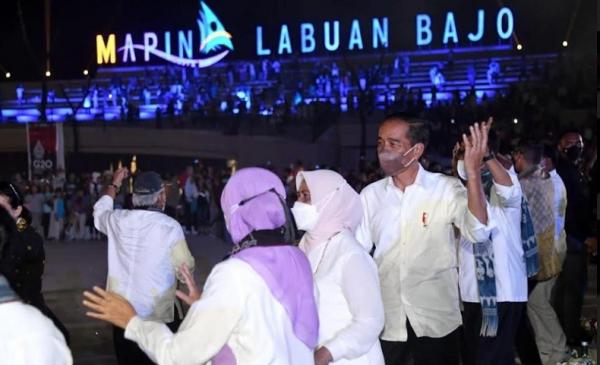 Presiden Joko Widodo meresmikan penataan kawasan Marina Labuan Bajo, Kamis (21/7/2022) malam. (Foto: Ist)