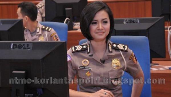 Tim Basarnas Jambi saat melakukan pencarian di Sungai Batanghari terhadap tiga anak yang tenggelam saat berenang. (Foto: Antara/HO-Basarnas Jambi)