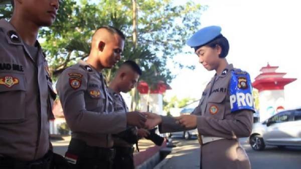 Tim Basarnas Jambi saat melakukan pencarian di Sungai Batanghari terhadap tiga anak yang tenggelam saat berenang. (Foto: Antara/HO-Basarnas Jambi)