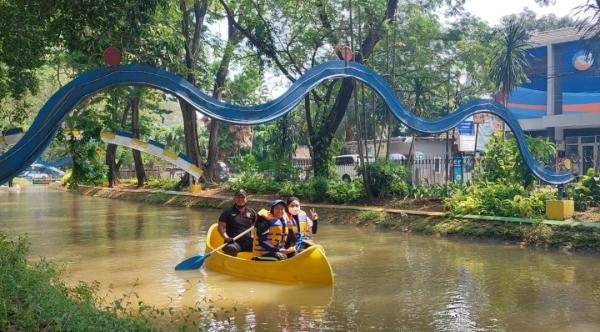 Warga Tangerang Antusias Ada Wisata Baru Perahu Kano di Anak Kali Cisadene