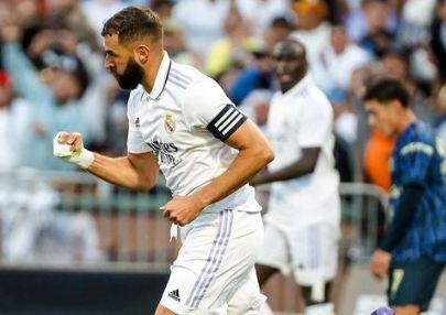 Karim Benzema Striker Real Madrid, Karim Benzema merayakan gol ke gawang Club America pada laga uji coba pramusim di Stadion Oracle Park, San Francisco, Rabu (27/7/2022). (Foto: Instagram/@realmadrid)