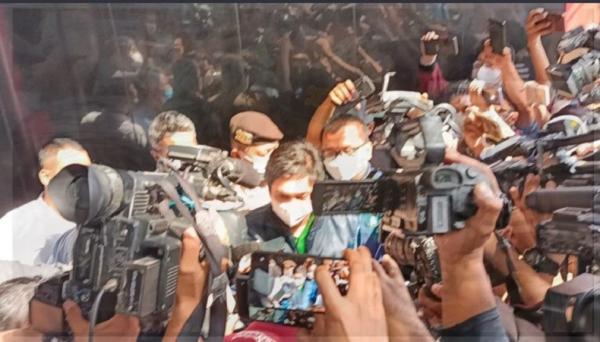 Mantan Bupati Tanah Bumbu, Kalimantan Selatan, Mardani Maming, tiba di gedung KPK. (Foto MPI).