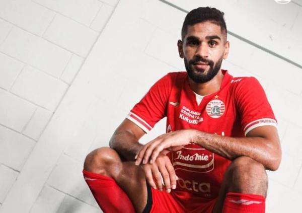 Striker baru Persija Jakarta, Abdulla Yusuf Helal. (Foto: Instagram/@persija)