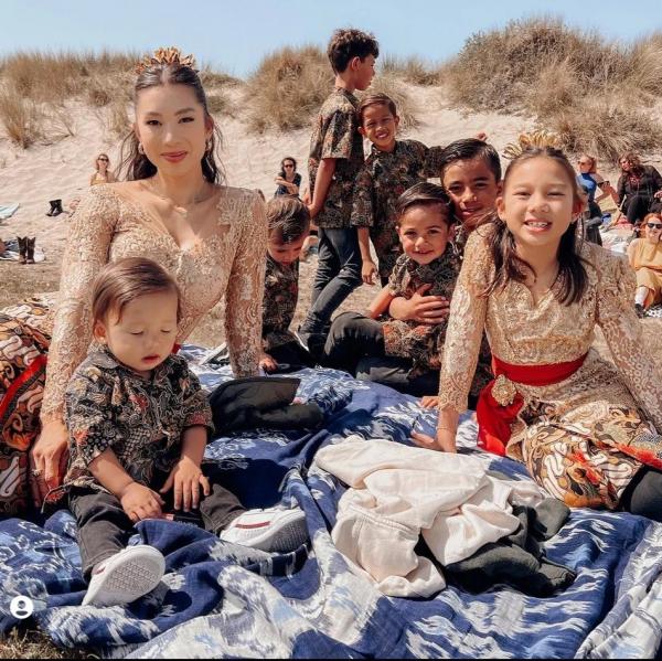 Screenshot 20220803 050202 Instagram Artis yang Suka Memakai Kebaya Bali. (Foto: Instagram)