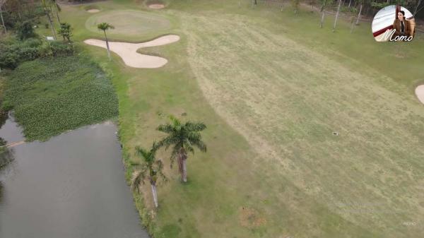 Lapangan Golf Momo Geisha Artis Punya Lapangan Golf Pribadi. (Foto: YouTube)
