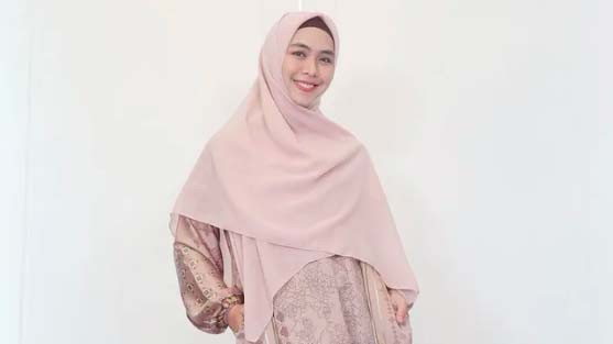 Oki Setiana Artis yang Peduli Pendidikan. (Foto: Instagram)