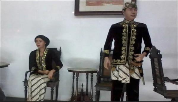 Pakaian Kaum Bangsawan Pakaian Adat Bangsawan Sunda. (Foto: Istimewa)