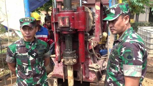 sumur bor banjarnegara Sumur bor yang dibuat di Dusun Bulupitu, Desa Petir, Kecamatan Purwanegara, Kabupaten Banjarnegara. Foto: iNews/Elis Novit.