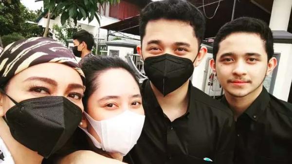 Firdha Razak Artis Punya Anak Kembar. (Foto: Instagram)