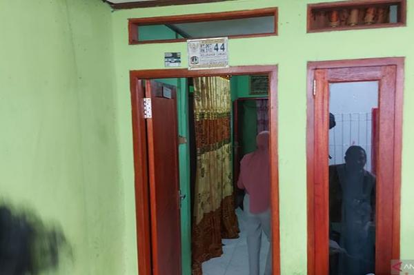  Lokasi praktik pengobatan Mak Erot yang berada di Cawang, Jakarta Timur, Kamis (4/8/2022). (Foto : Antara) 