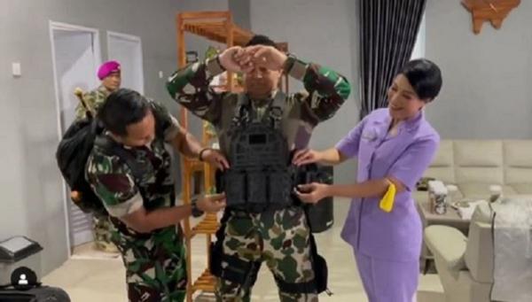 Panglima TNI Jenderal Andika Perkasa dalam latihan Super Garuda Shield di Dabo Singkep, Jambi. (Foto IG Letjen Suhartono).