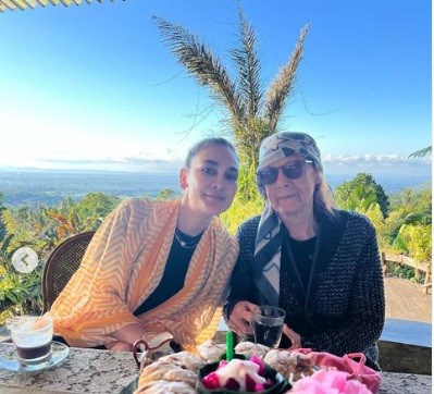 Luna Maya Potret rumah artis di tepi pantai. (foto: instagram)