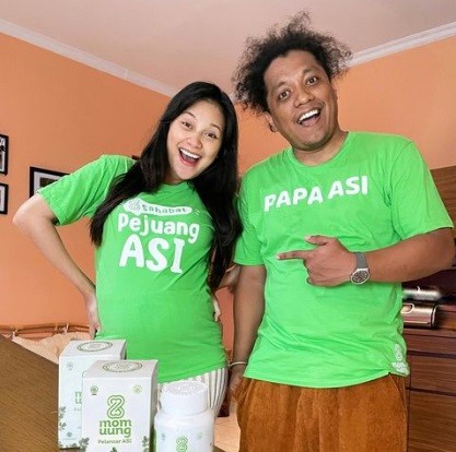 Artis Suka Makan di Warung Kaki Lima. (Foto: instagram)