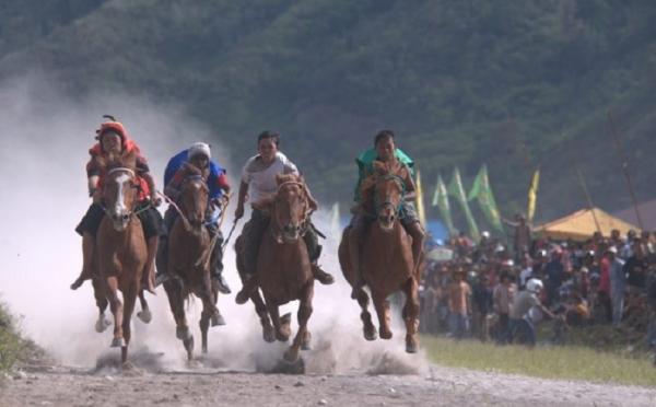 Tradisi 17 Agustus dari berbagai daerah di Indonesia. Pacu Kude dari Aceh. (Foto: https://kebudayaan.kemdikbud.go.id)