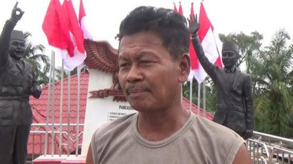 Warga Sumbar buat patung Winoto, pria berusia 50 tahun dari Dharmasraya, Sumatera Barat, ini rela mengucurkan dana Rp300 juta untuk membangun patung (Antara)