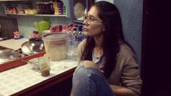 Artis Suka Makan di Warteg. (Foto: Youtube)