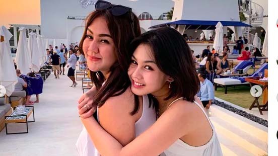 Sissy Prescillia Dan Vanesha Prescilla Pasangan Artis Adik Kakak Mirip Banget. (Foto: Instagram)