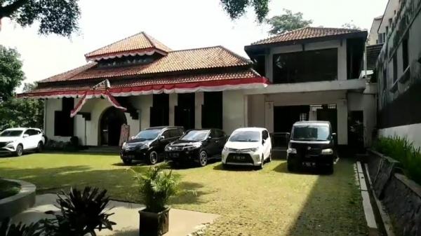 GEDUNG INDONESIA MENGGUGAT Landraad atau pengadilan negeri yang saat ini bernama Gedung Indonesia Menggunggat (GIM). (FOTO: iNews/Juhpita Meilana)