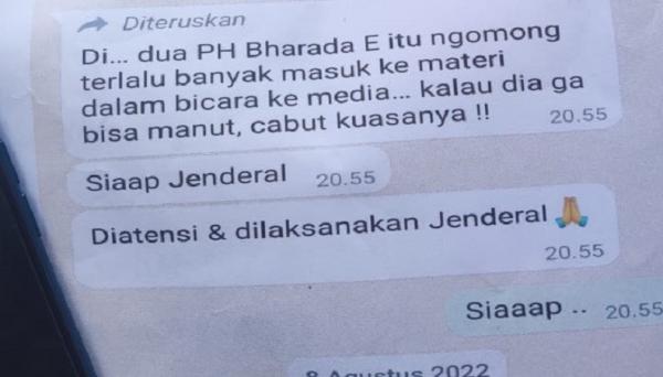 Deolipa Yumara menunjukkan pesan WA. (Foto MPI).