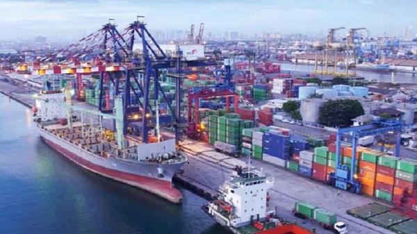 Pelabuhan terbesar di Indonesia, Pelabuhan Tanjung Priok. (Foto : Setkab) Pelabuhan terbesar di Indonesia, Pelabuhan Tanjung Priok. (Foto : Setkab)