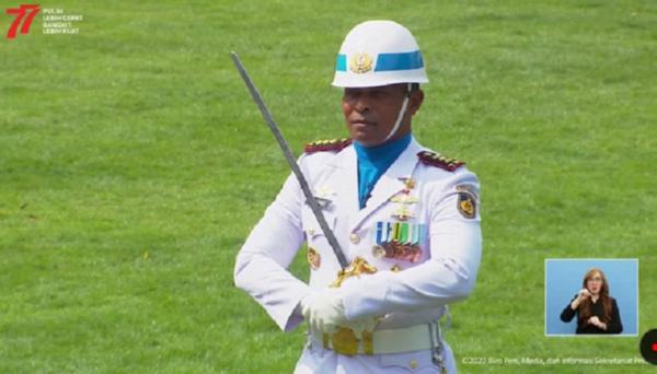 Profil Kolonel Laut Andike Sry Mutia, Komandan Upacara HUT ke-77 RI