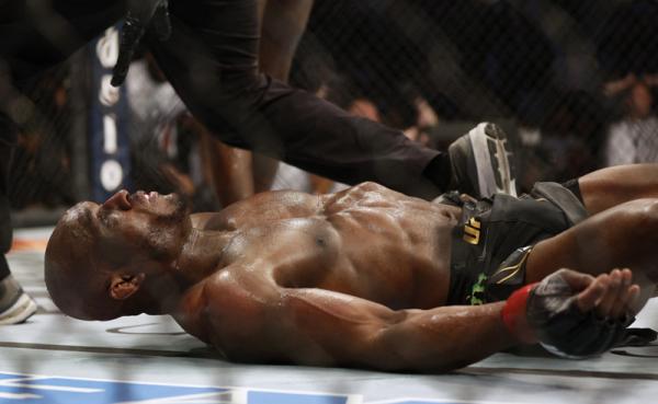 Kamaru Usman Diejek Jake Paul usai Kehilangan Sabuk Kelas Welter UFC, Reaksinya Mengejutkan