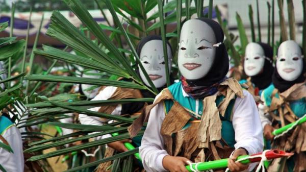 Tarian adat tradisional Lampung , Tari Tupping (YouTube)