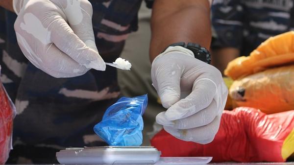 TNI AL musnahkan kokain seberat 179 kilogram yang diperkirakan senilai Rp1,2 triliun (foto: MPI/Sutikno)