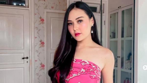 Artis Lulusan Universitas Terbaik di Indonesia. (foto: Instagram)