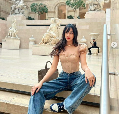 Deretan Artis Suka Pakai Bikini. (Foto: Instagram)