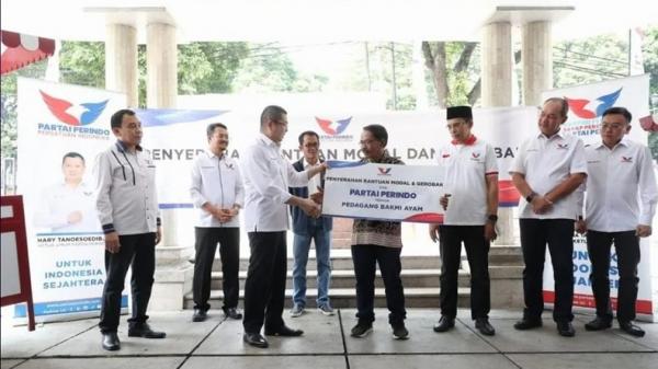 Bantuan Gerobak Partai Perindo, Dongkrak Perekonomian Masyarakat