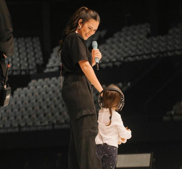 IMG 20220830 080616 Artis yang Ogah Pamer Wajah Anak di Media Sosial. (foto: Instagram)