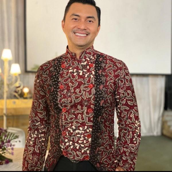 Aktor Pria Indonesia yang Tetap Memesona di Usia 40-an. (Foto: instagram)
