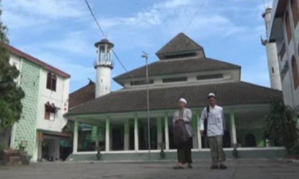 darul ulum peterongan Ponpes Darul Ulum Jombang.