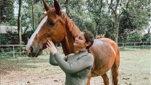 Nadira Adnan Putri Atris Lawas Enny Beatrice. (Foto: Instagram)