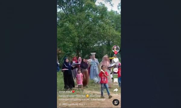 bocah lamaran Arak-arakan prosesi pertungan bocah 4 tahun di Bangkalan, Madura. (istimewa).