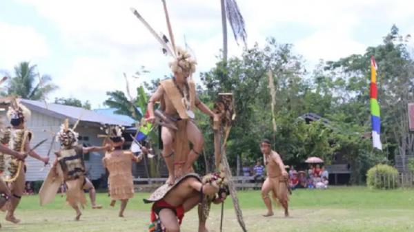 Suku dengan Tradisi yang Ekstrem, Berburu Kepala Manusia hingga Potong Jari