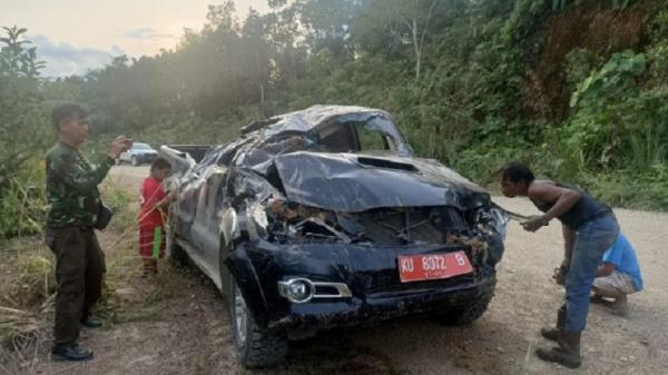 Mobil Tim Vaksinator Covid-19 Terguling Masuk Jurang di Desa Nahaya, 4 Korban Dievakuasi