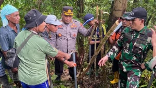 Akhiri Konflik Di Haruku Maluku Tni Polri Amankan Penanaman Patok