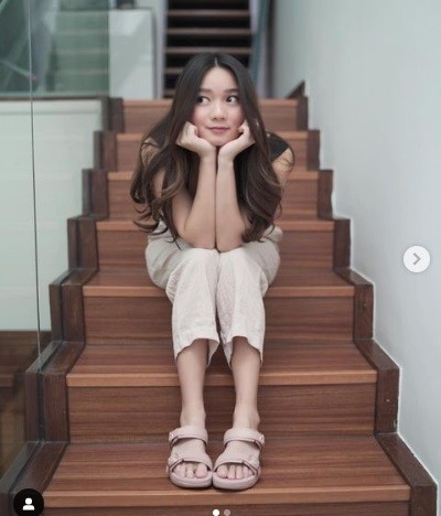 Stella Cornelia Artis Beragama Buddha yang Sering Disangka Muslim. (foto: Instagram)