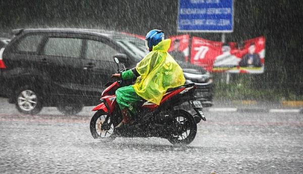 BMKG Prediksi Jakarta Timur Diguyur Hujan Disertai Petir dan Angin Kencang di Malam Hari